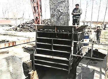 生鐵、發動機殼破碎機