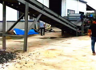 德銳315kw廢鋼破碎機安裝完畢試機